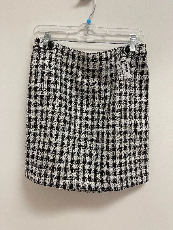 Skirt Mini & Short By White House Black Market In Black & White, Size: 6